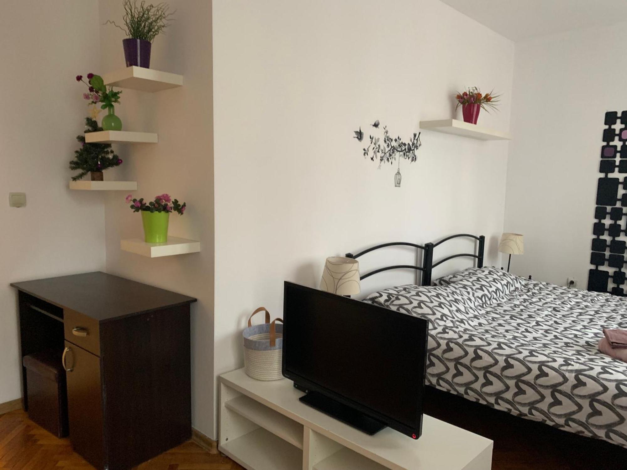 Apartament Purple Heart In The Center. King Size Bed! *